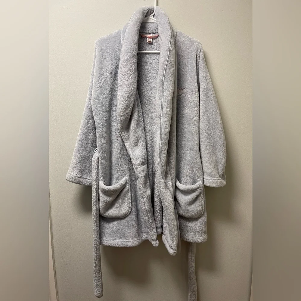 Victoria’s Secret Robe - Picture 1 of 4